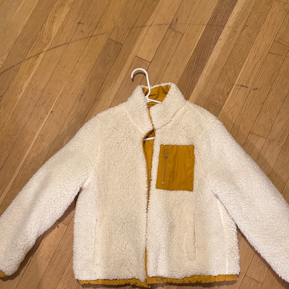 Reversible fleece jacket